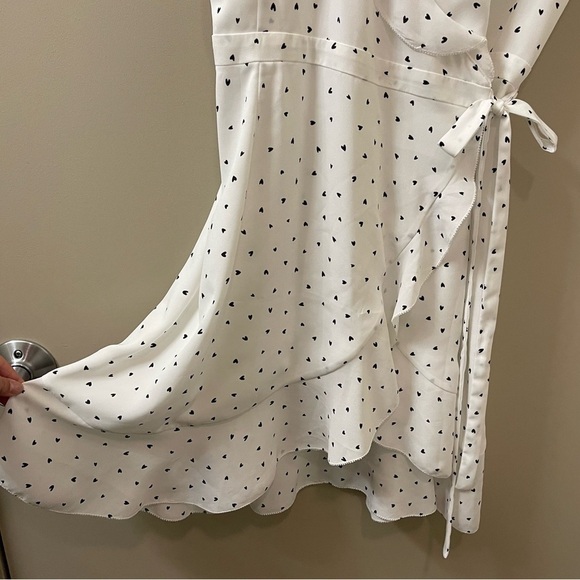 Aritzia Sunday Best Ruffle Wrap mini Dress black and white heart print size 4 - Picture 7 of 8